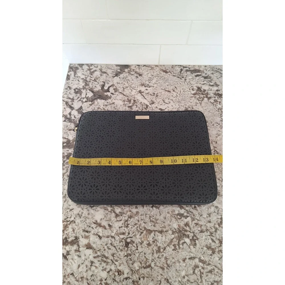 Kate Spade Black Floral Laptop Case‎ Zip Up